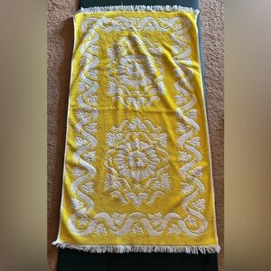 Beautiful Vintage Yellow and White Floral BathTowel